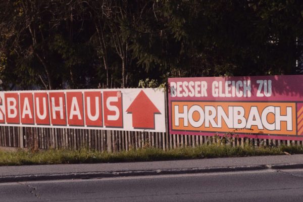 kartnig_aussenwerbung_Hinweisschild_02